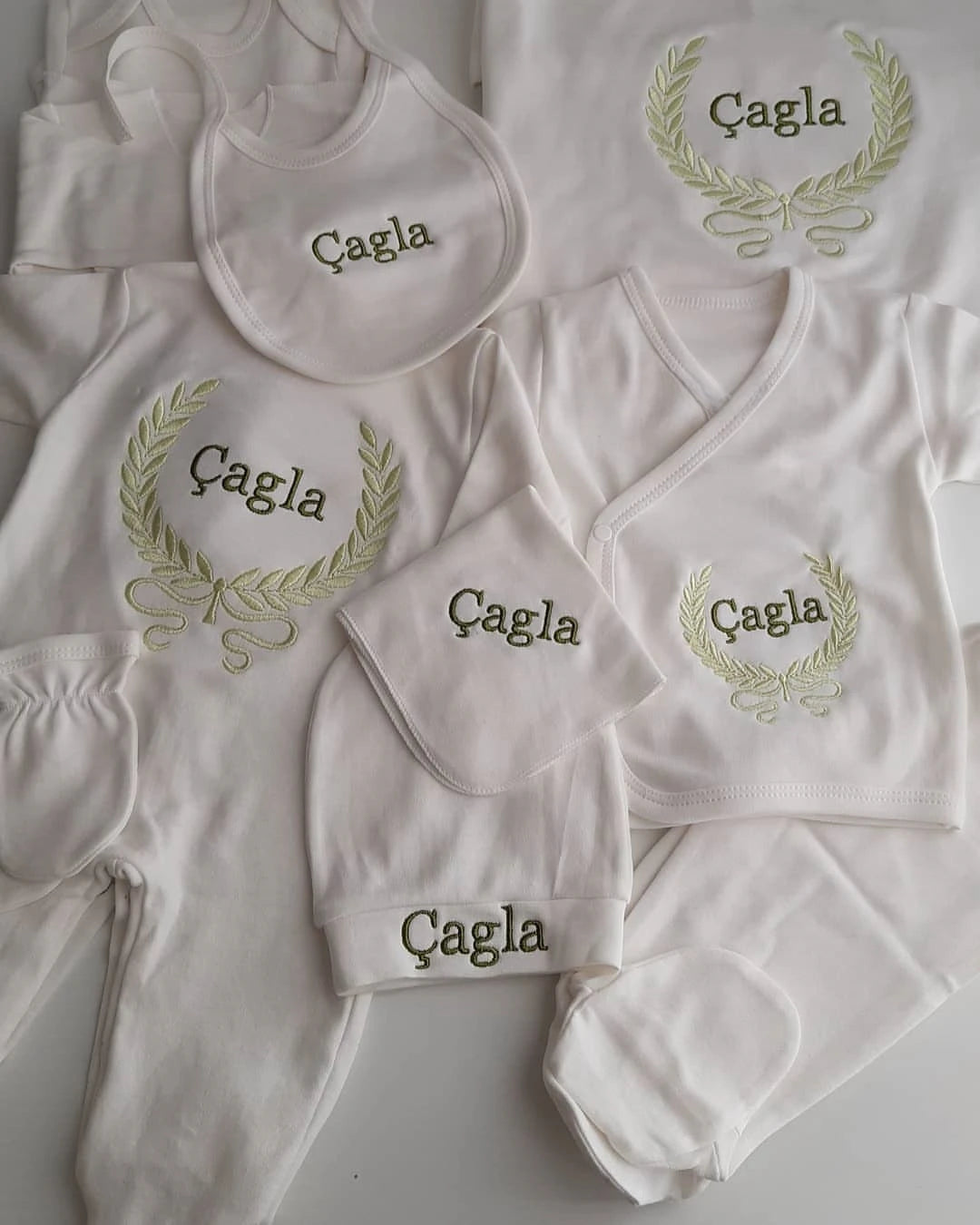 10pcs Wings Outfits Any Name Personalized Laurel Tree Embroidery Gift Baby Pajamas Hat Welcome Home Ceremonial dress