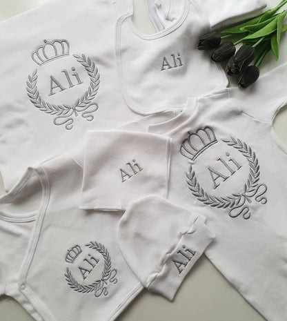 10pcs Wings Outfits Any Name Personalized Laurel Tree Embroidery Gift Baby Pajamas Hat Welcome Home Ceremonial dress
