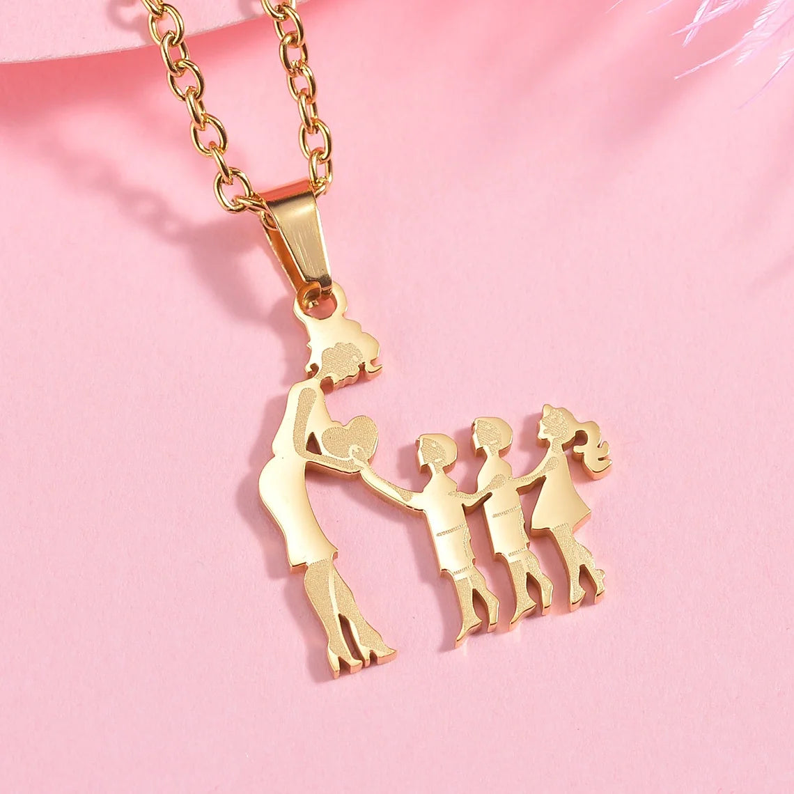 Lovely Gold Color Family Pendant Necklaces Mom Dad Children Baby Woman Stainless Steel Choker Jewelry Mother Day Gift New