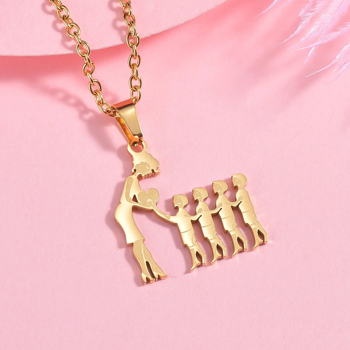 Lovely Gold Color Family Pendant Necklaces Mom Dad Children Baby Woman Stainless Steel Choker Jewelry Mother Day Gift New