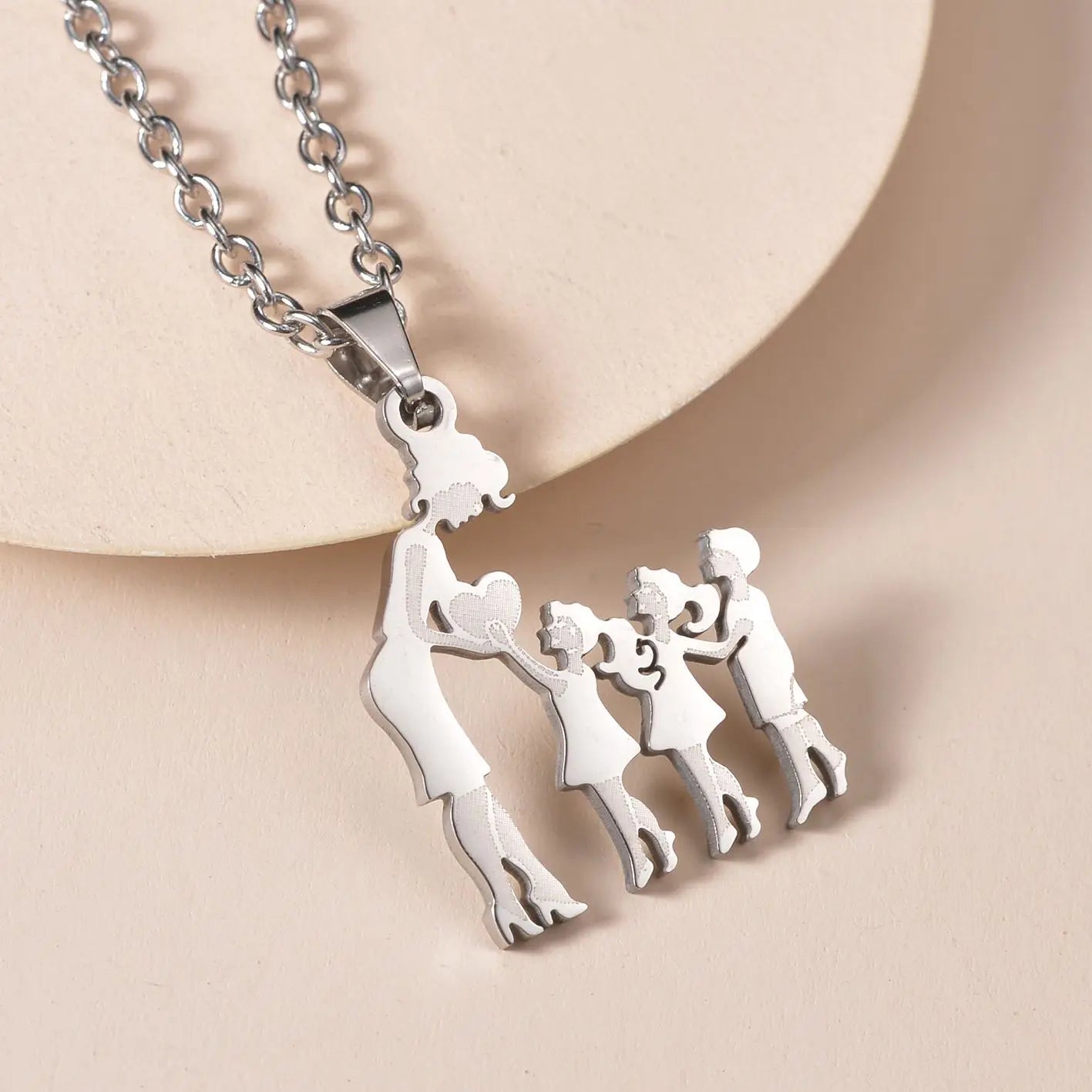 Lovely Gold Color Family Pendant Necklaces Mom Dad Children Baby Woman Stainless Steel Choker Jewelry Mother Day Gift New