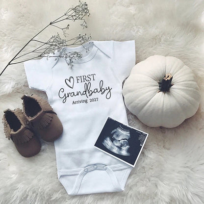 New First Grand Baby Arriving 2027 Baby Romper Pregnancy Announcement Newborn Bodysuits Cotton Boys Girls Jumpsuit Outfits