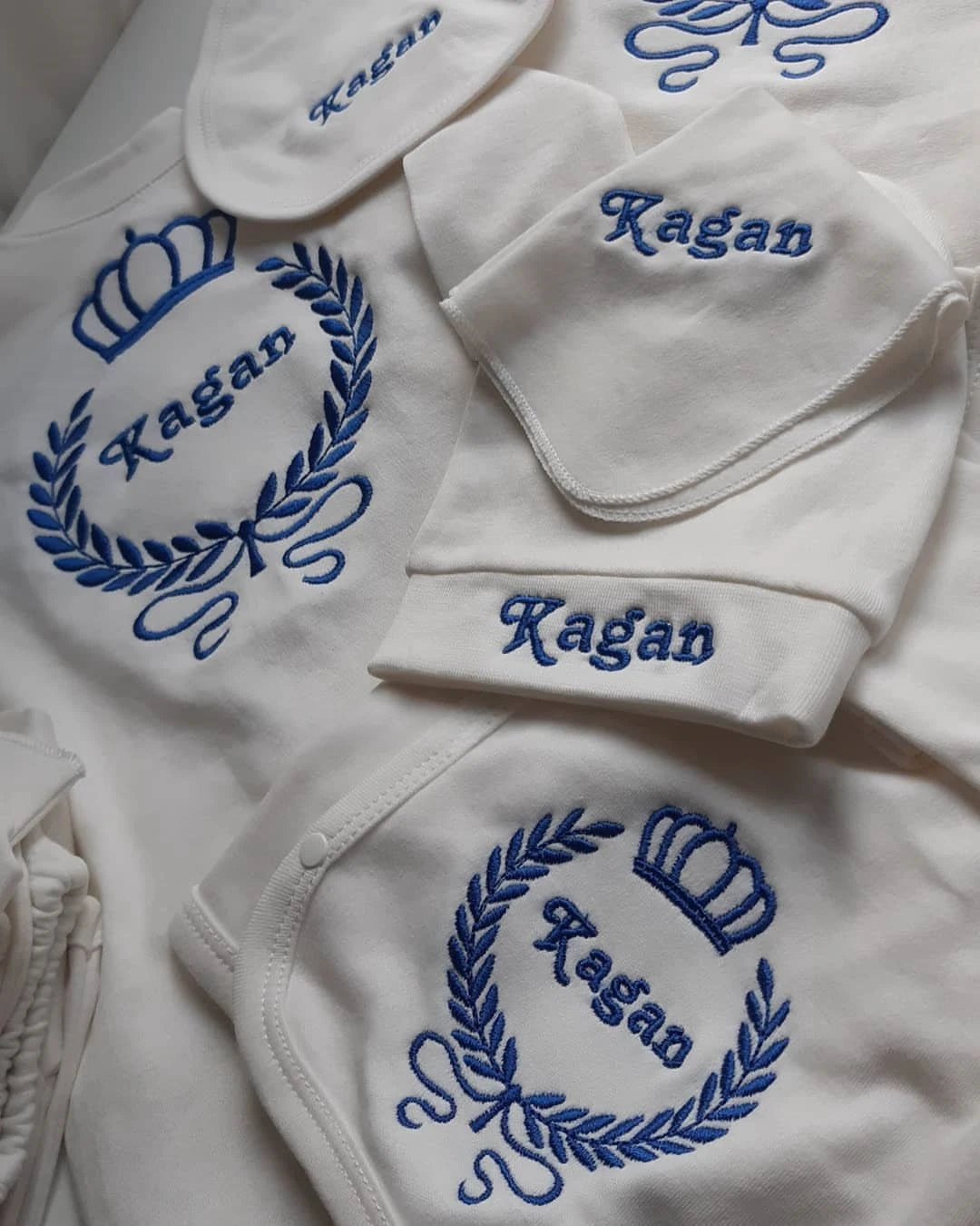 10pcs Wings Outfits Any Name Personalized Laurel Tree Embroidery Gift Baby Pajamas Hat Welcome Home Ceremonial dress