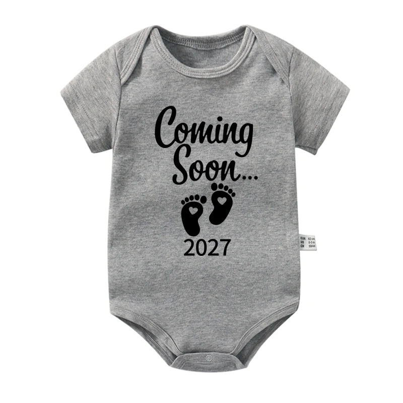New Baby Coming Soon 2027 Announcement Newborn Baby Bodysuits Rompers Funny Boys Girls Outfits Body Pregnancy Reveal Clothes