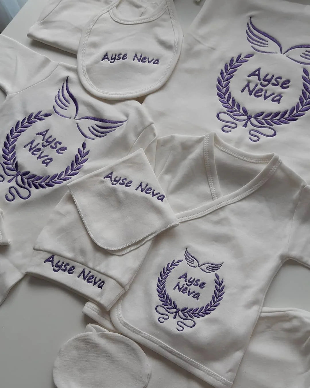 10pcs Wings Outfits Any Name Personalized Laurel Tree Embroidery Gift Baby Pajamas Hat Welcome Home Ceremonial dress